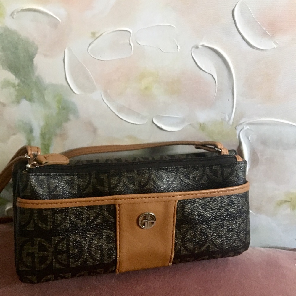 GIANI BERNINI™️ signature wallet with cross strap